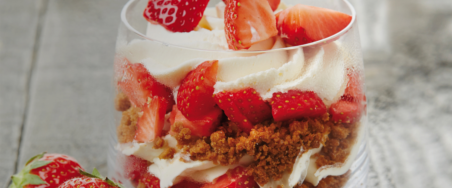 Mascarpone cream with Lotus Biscoff and strawberries | Lotus Biscoff