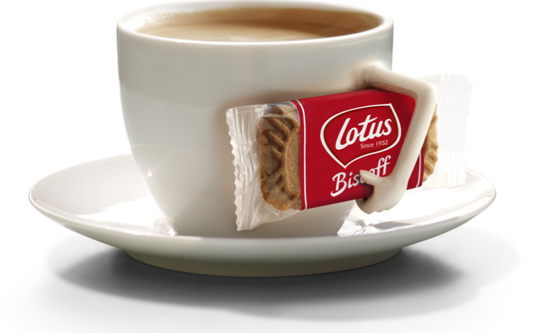 Káva + sušenka Lotus Biscoff = Dokonalá kombinace