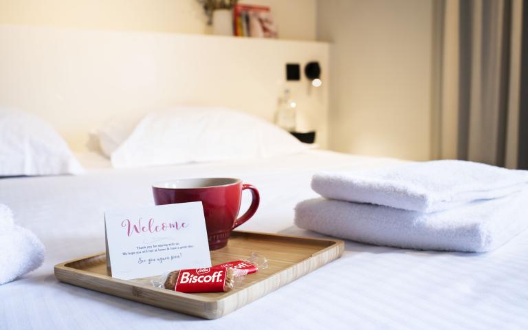 Biscoff cookie hotel setting