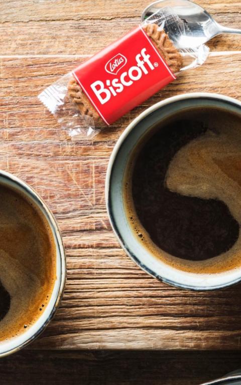 Lifestyle Biscoff Cookie and Coffee